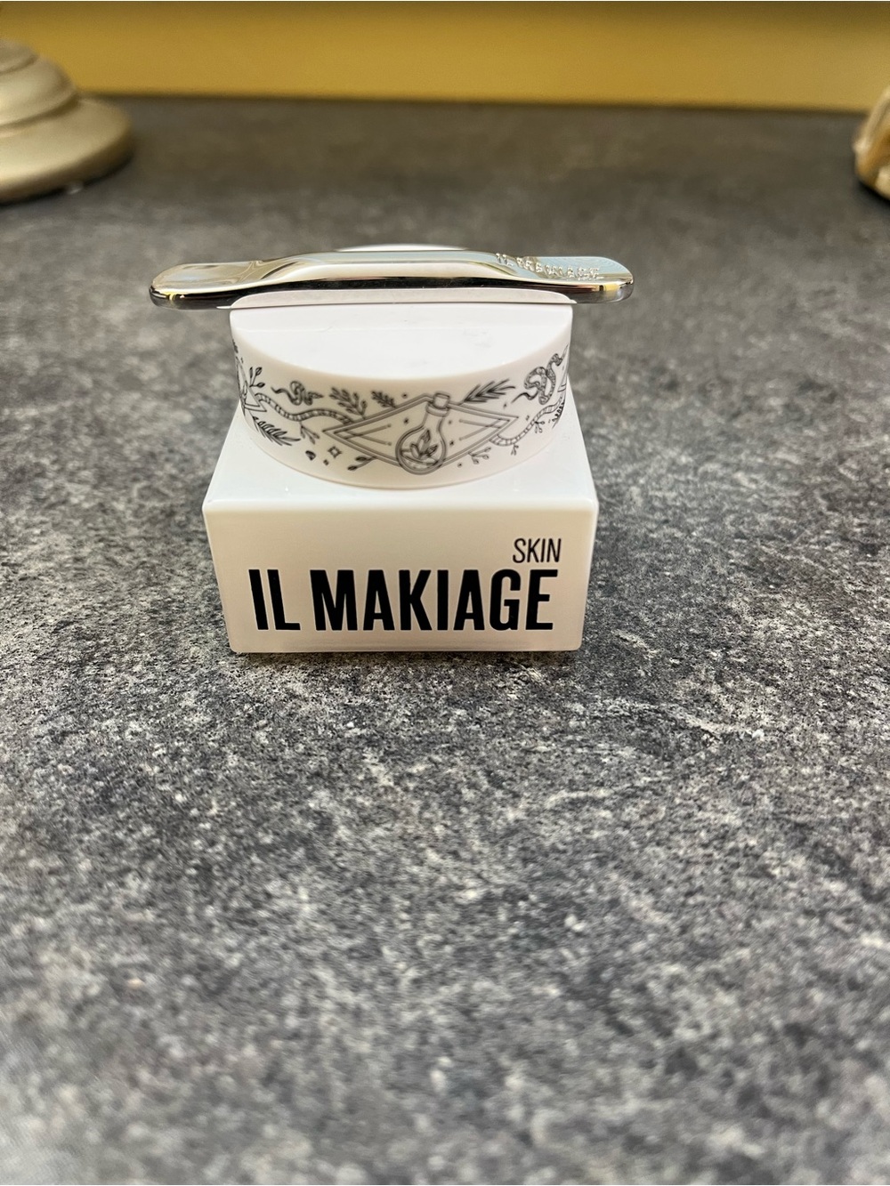 IL MAKIAGE Power Redo, 20ml, new without box